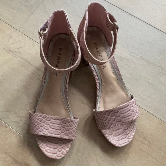 Rampage Melsy Blush Pink Snake Print Heels - Picture 2 of 5